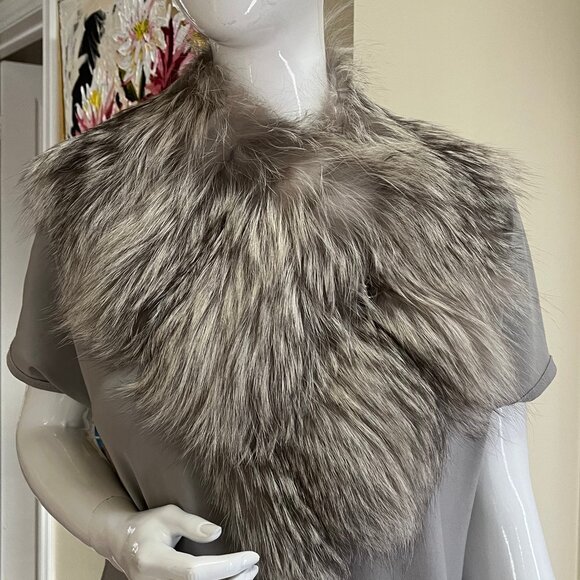 Fox Fur Collar - Silver Grey and Cream Colour - Vintage - Authentic - Picture 3 of 14